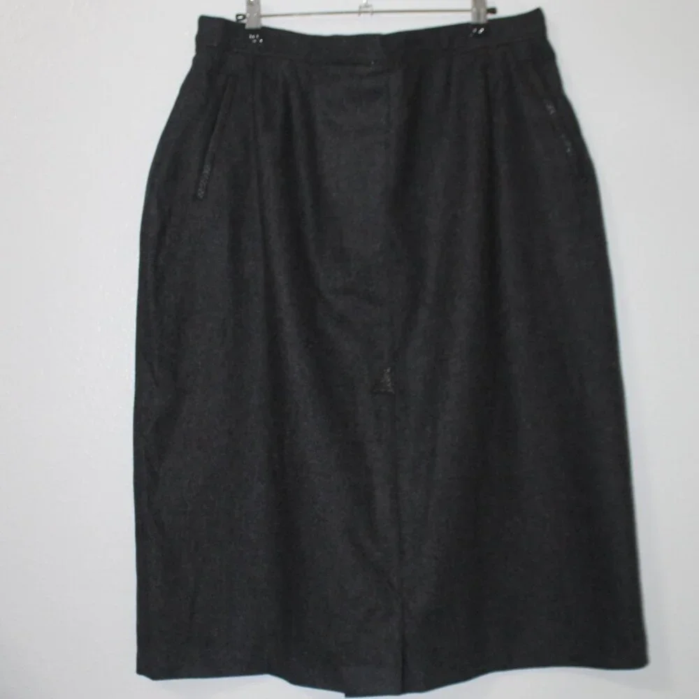 GIVENCHY old money vintage leather trim Chic Black Pencil Skirt 22W‎